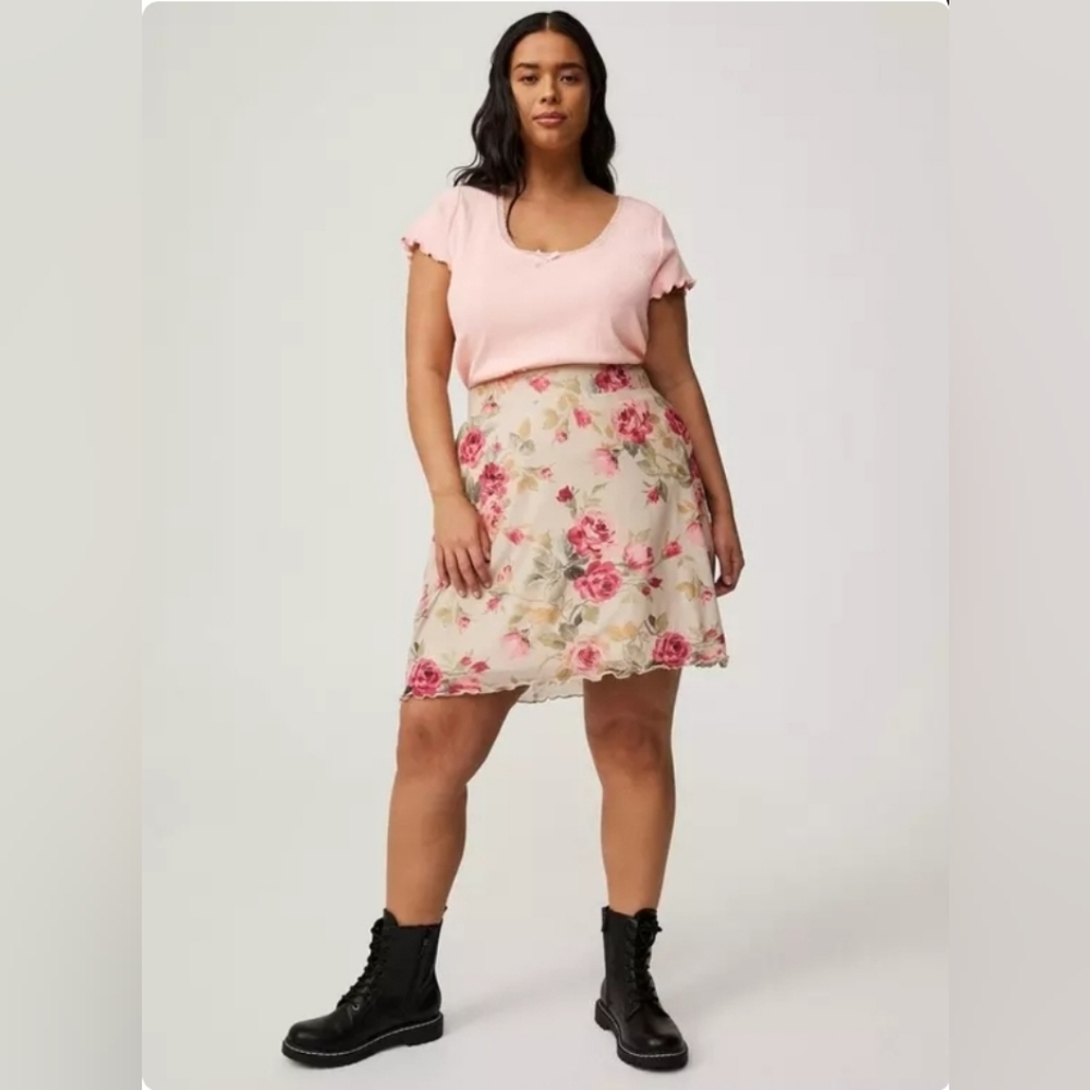 A-Line Mini Skirt Steph roses floral cement Plus Size 3X NWT!